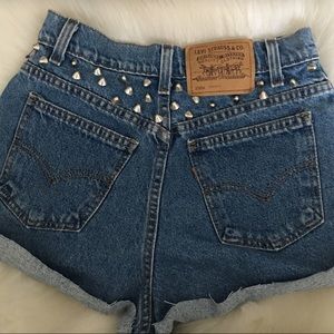 highwaisted denim 501 levi’s shorts w/ studs
